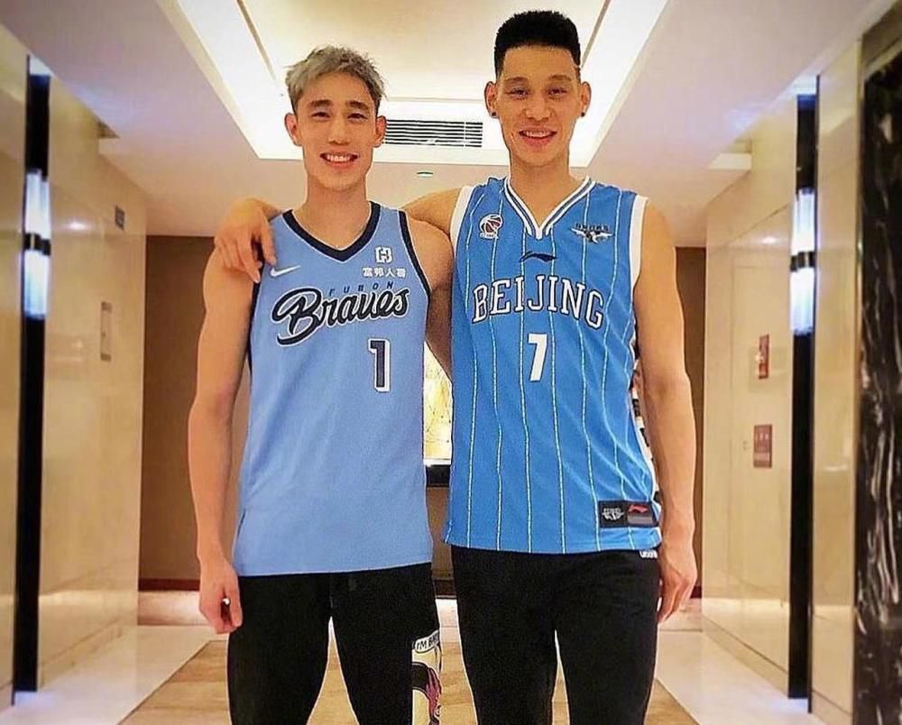 洪五爷说：婉婷小姐遇上麻烦了。